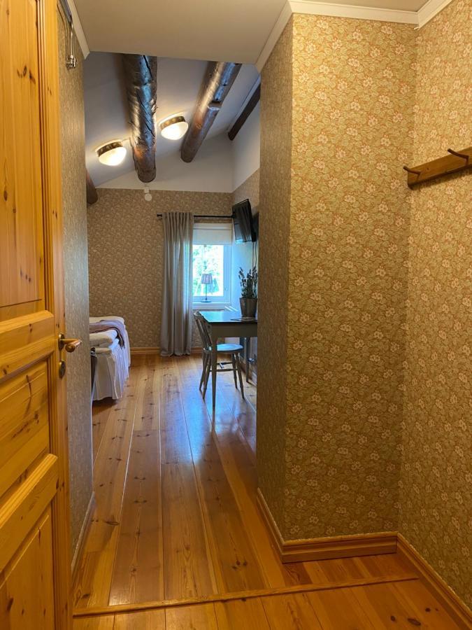 Bredsjoe Gamla Herrgard White Dream Mansion Hallefors  Exterior photo